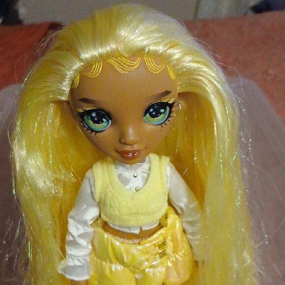 Fashion Doll with Yellow Outfit and Accessories - Picture 2 of 5